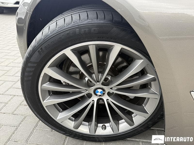 2017 BMW 520 — Miniatură 17