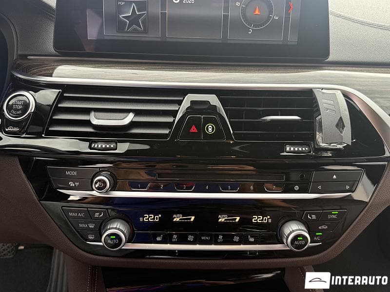 2017 BMW 520 — Miniatură 12