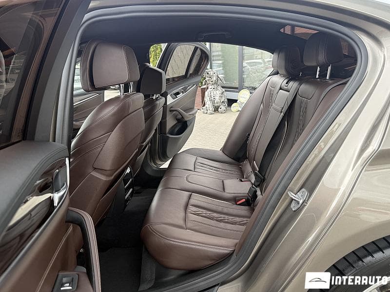 2017 BMW 520 — Miniatură 14