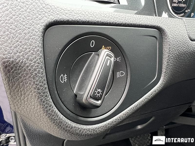 2020 Volkswagen e-Golf — Miniatură 15