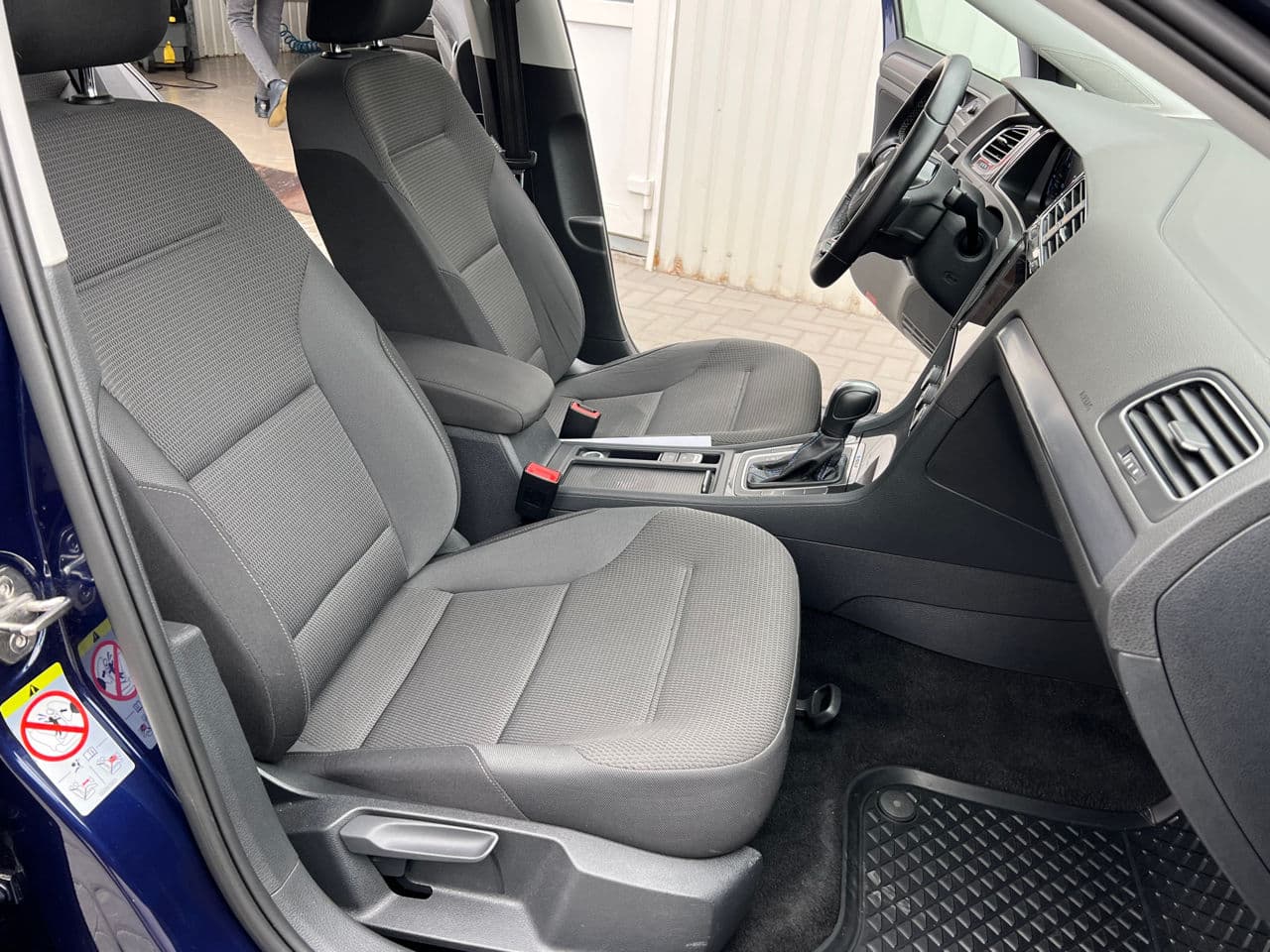 2020 Volkswagen e-Golf — Miniatură 8
