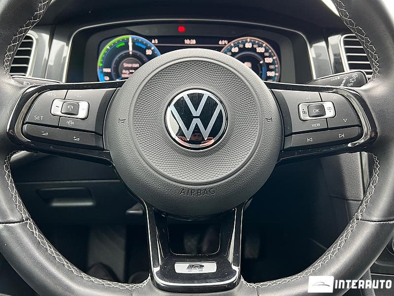 2020 Volkswagen e-Golf — Miniatură 9