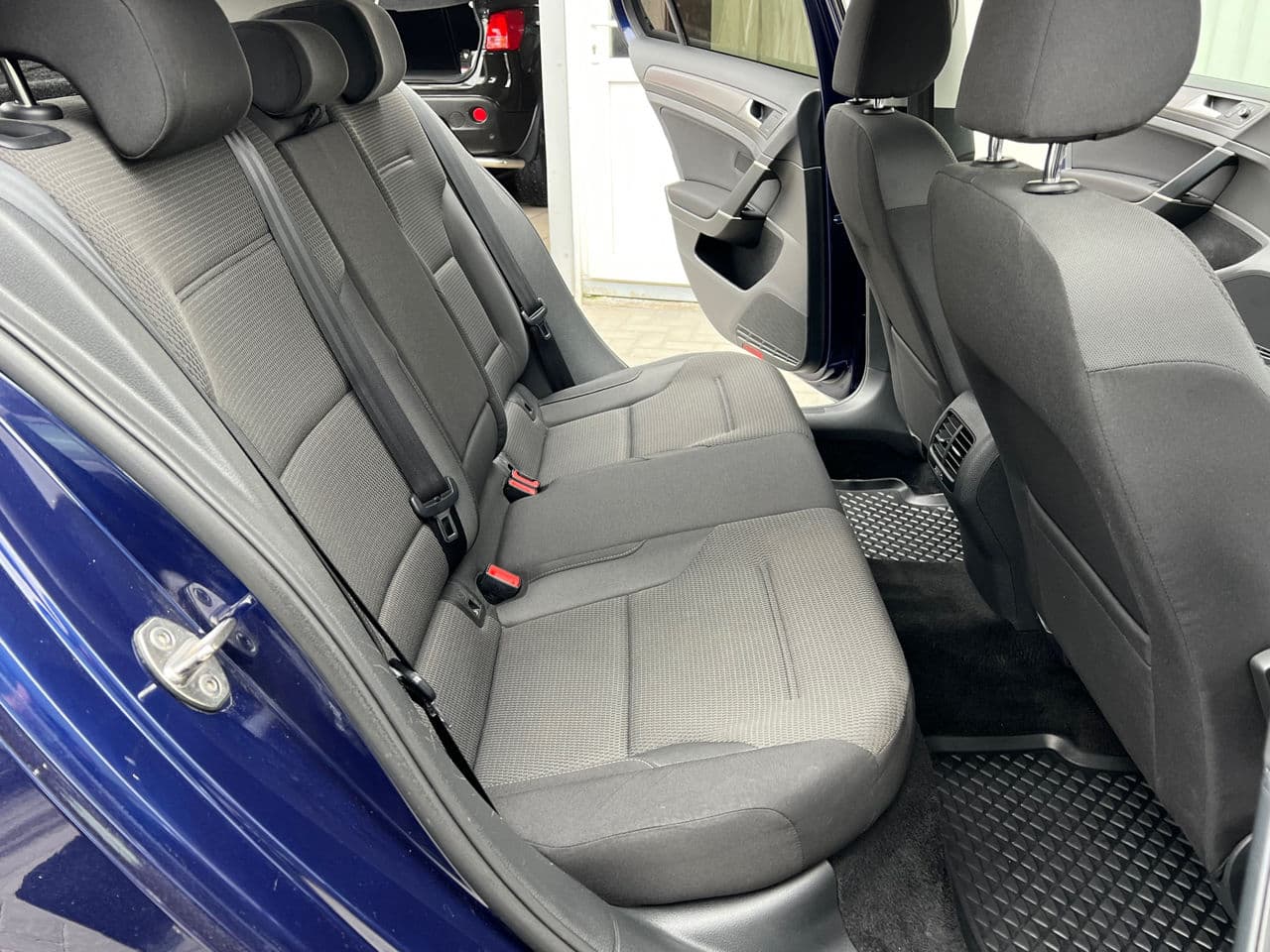 2020 Volkswagen e-Golf — Miniatură 18