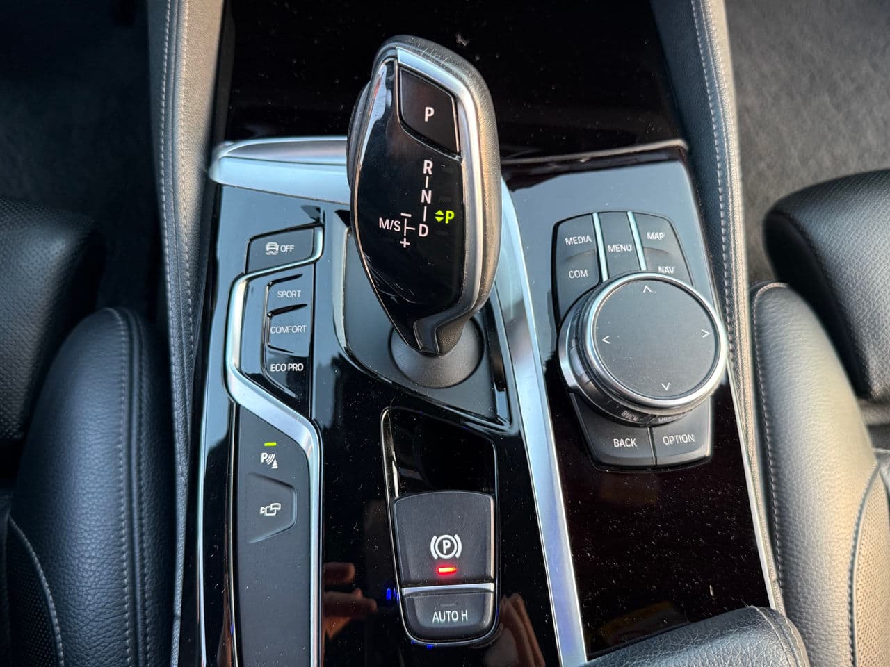 BMW 520 2018 — Миниатюра 11