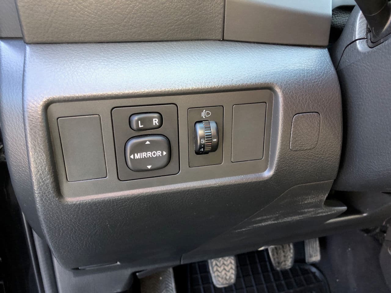 Toyota Corolla Verso 2008 — Миниатюра 8