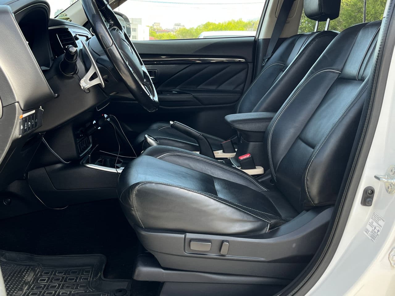 2016 Mitsubishi Outlander — Miniatură 6