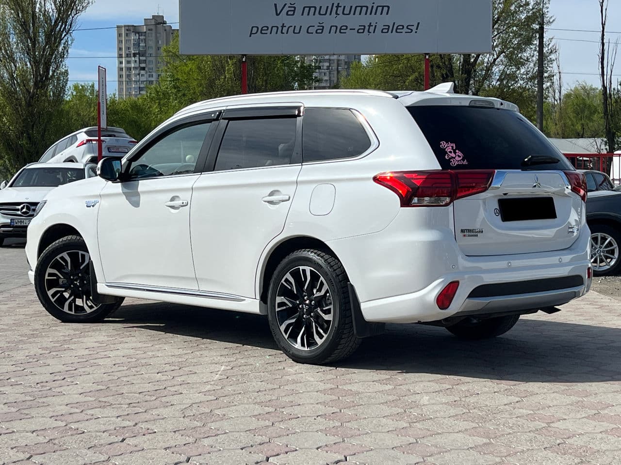 2016 Mitsubishi Outlander — Miniatură 3