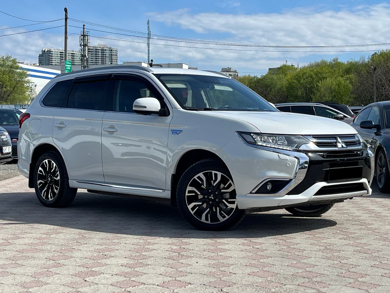 2016 Mitsubishi Outlander — Miniatură 4