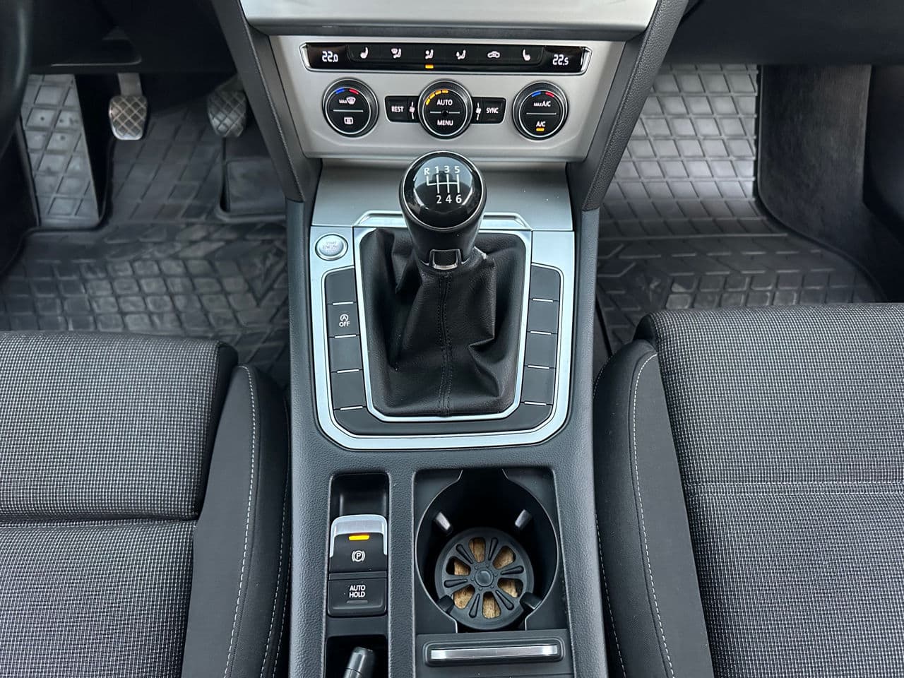 2015 Volkswagen Passat — Miniatură 12