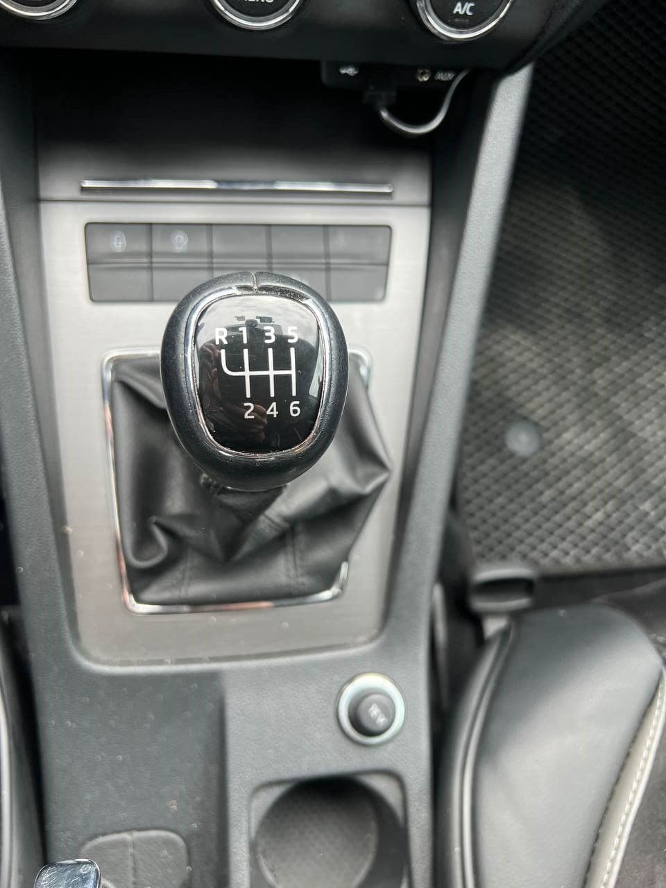 2016 Skoda Octavia — Miniatură 12