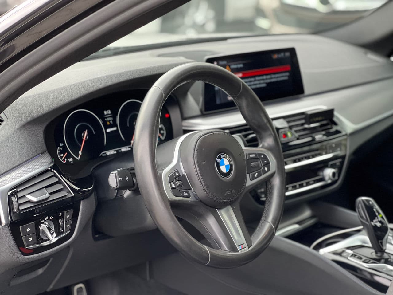 BMW 530e 2018 — Миниатюра 9