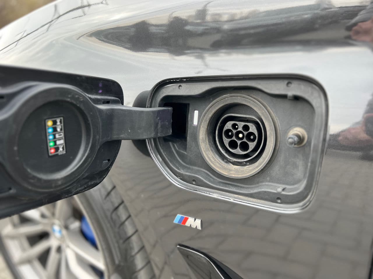 BMW 530e 2018 — Миниатюра 5
