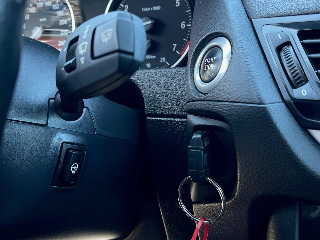 BMW X1 2.0i 2013 — Миниатюра 9