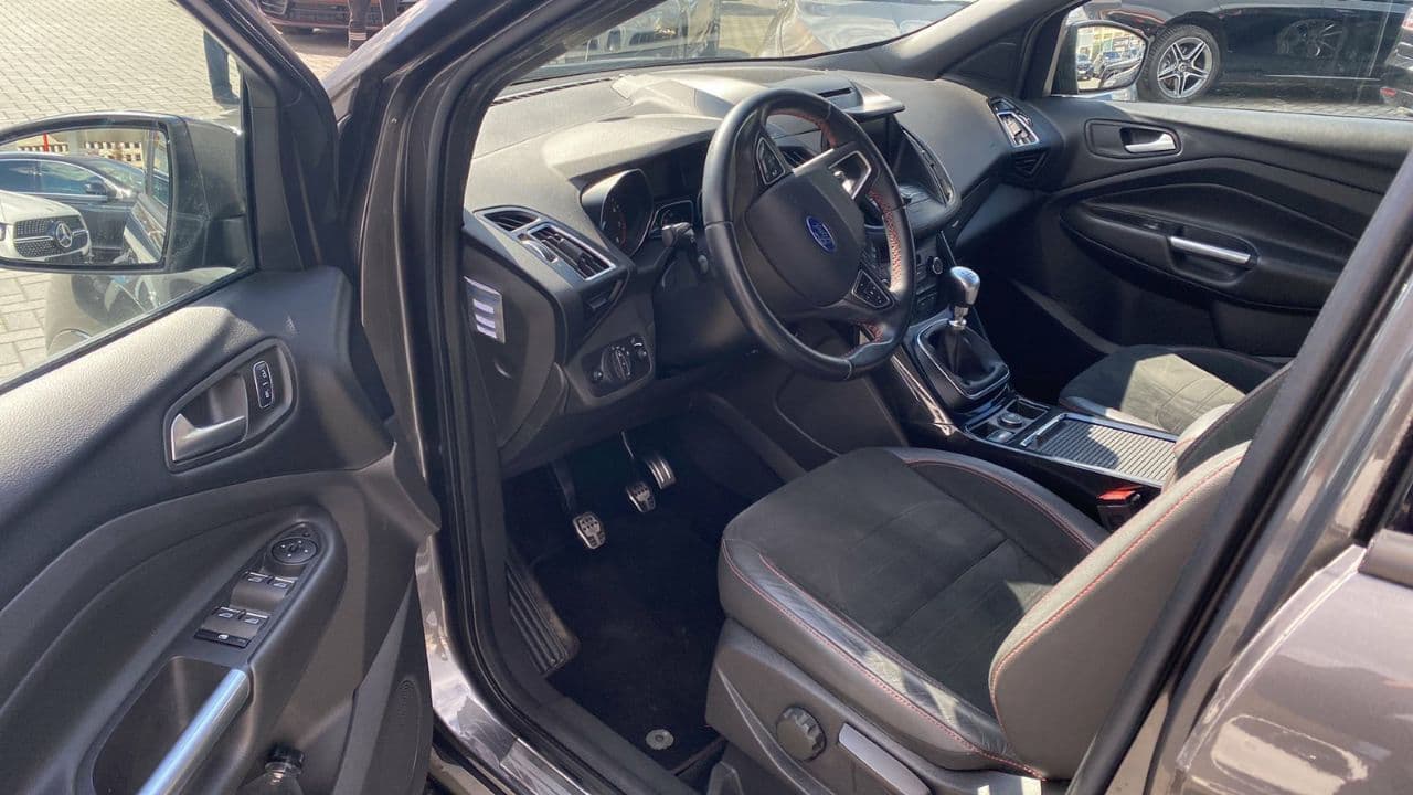2017 Ford Kuga — Miniatură 5