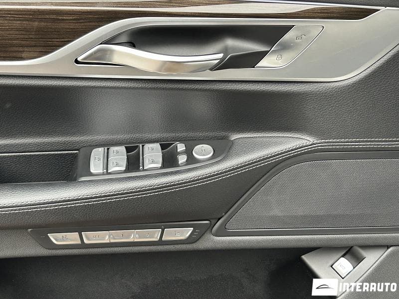 BMW 730 2018 — Миниатюра 8