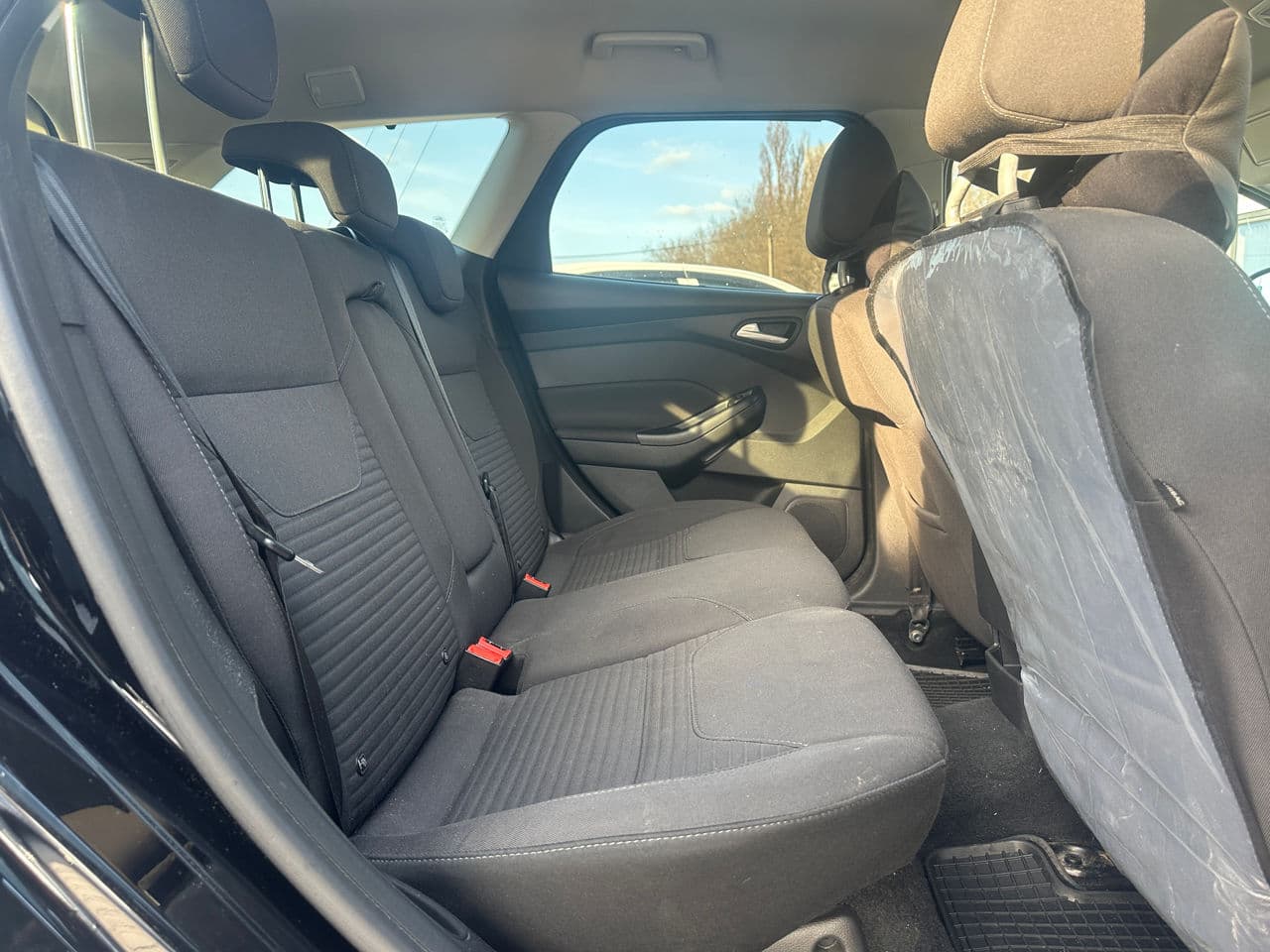 2018 Ford Focus — Miniatură 16