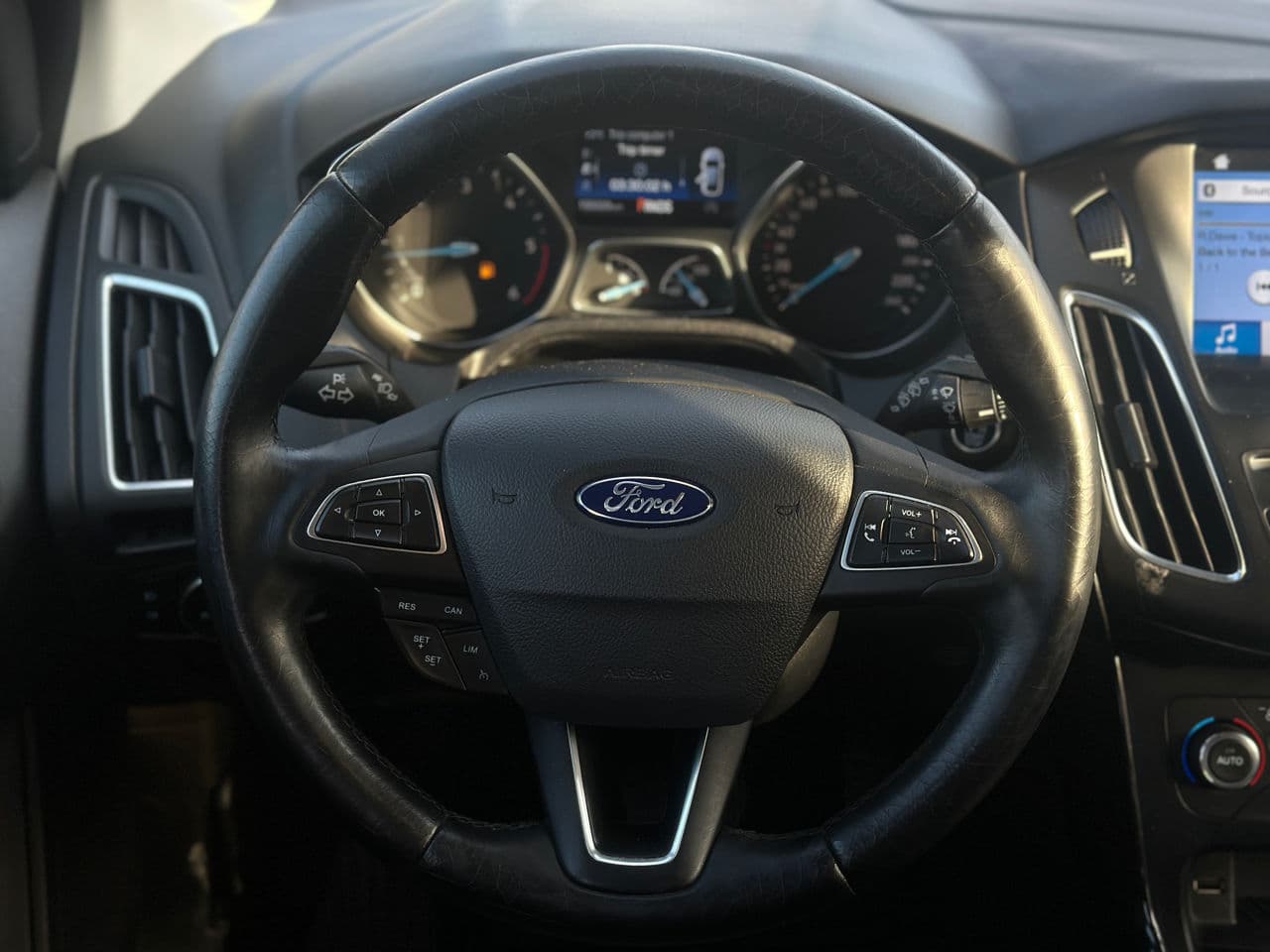 2018 Ford Focus — Miniatură 8