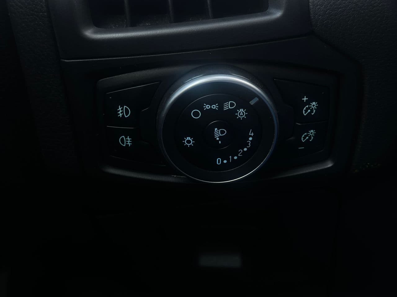 2018 Ford Focus — Miniatură 6