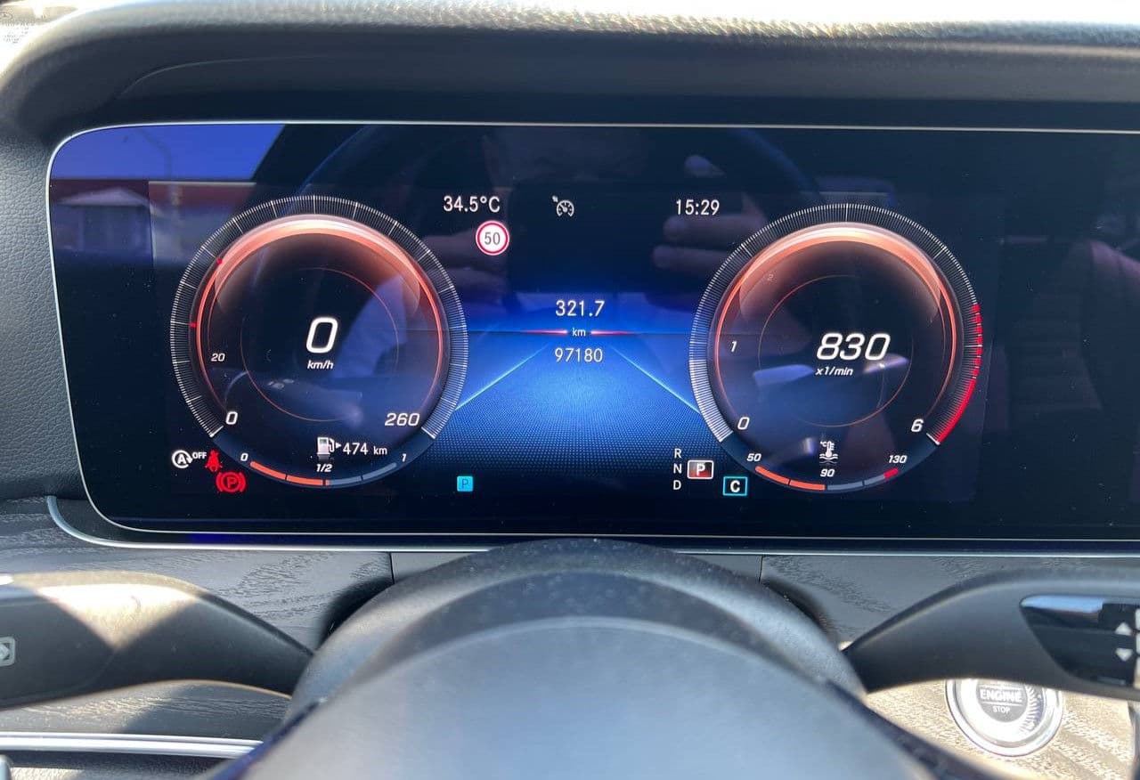 2021 Mercedes E 220 — Miniatură 9