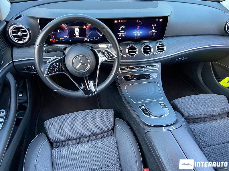 2021 Mercedes E 220 — Miniatură 7