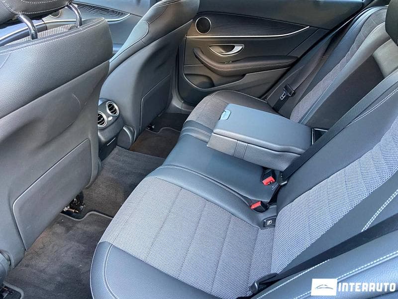 2021 Mercedes E 220 — Miniatură 18