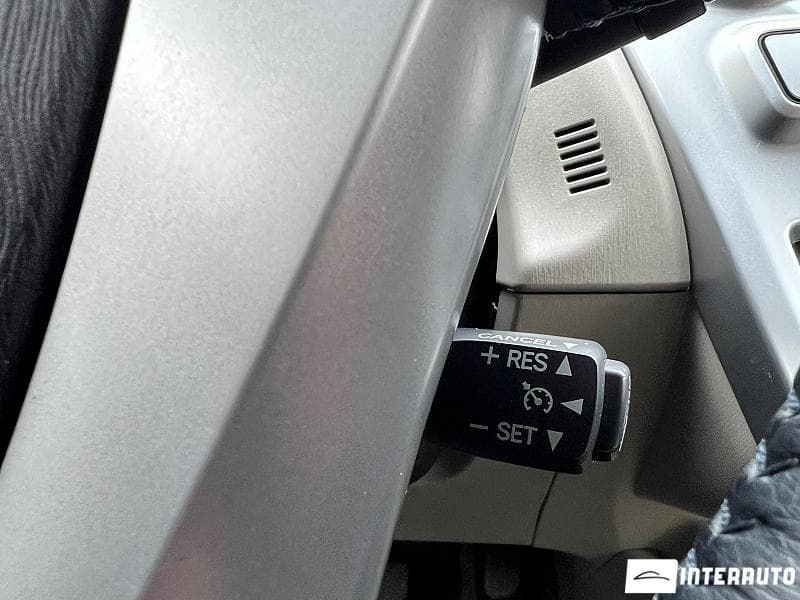 2012 Toyota Prius Plus / V — Miniatură 11