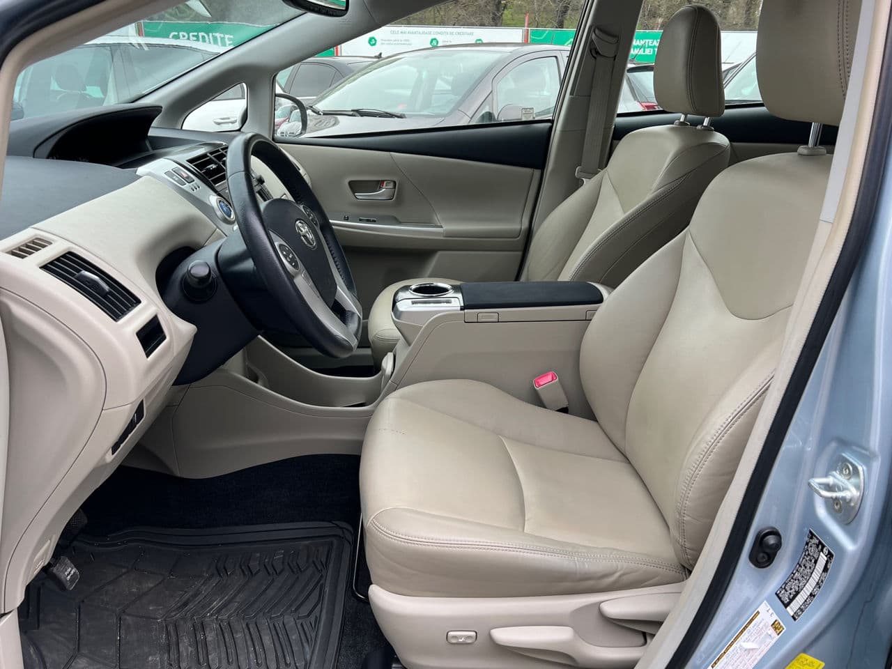 2012 Toyota Prius Plus / V — Miniatură 6