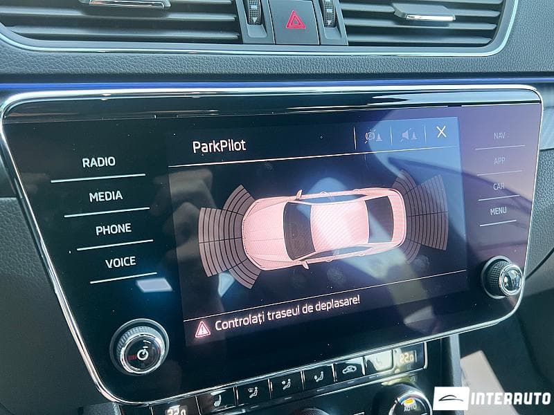 2019 Skoda Superb — Miniatură 12