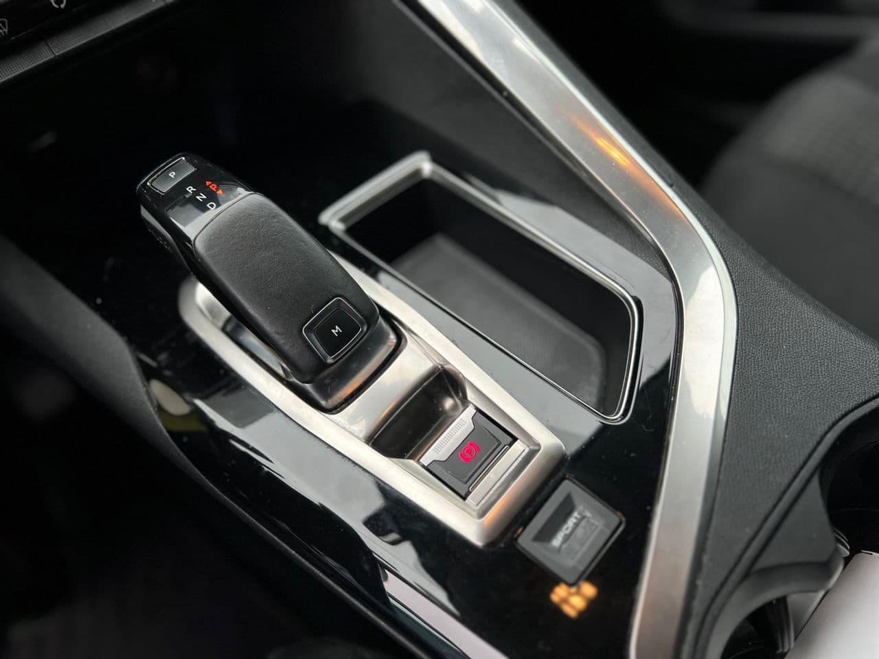2018 Peugeot 3008 — Miniatură 15
