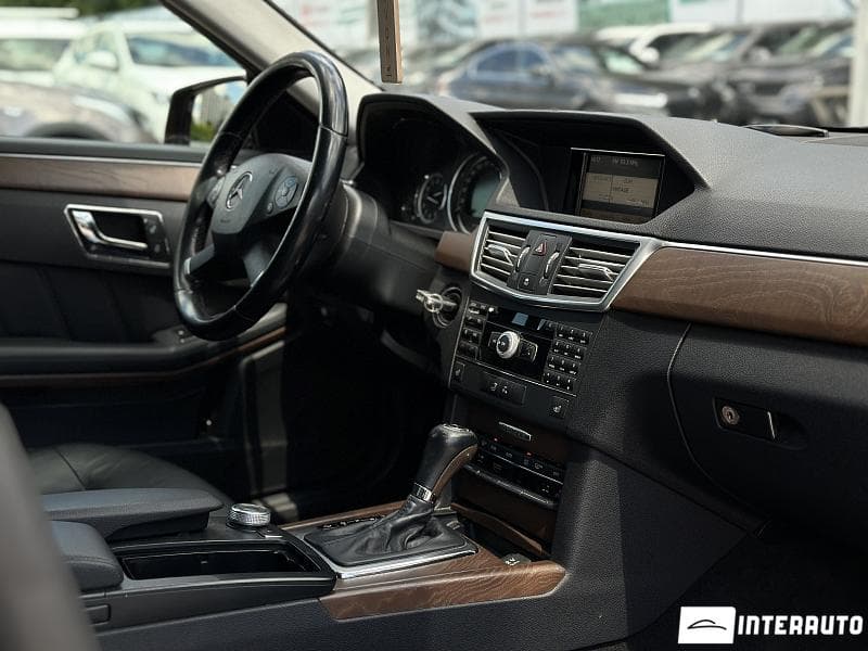 Mercedes E 250 2010 — Миниатюра 13