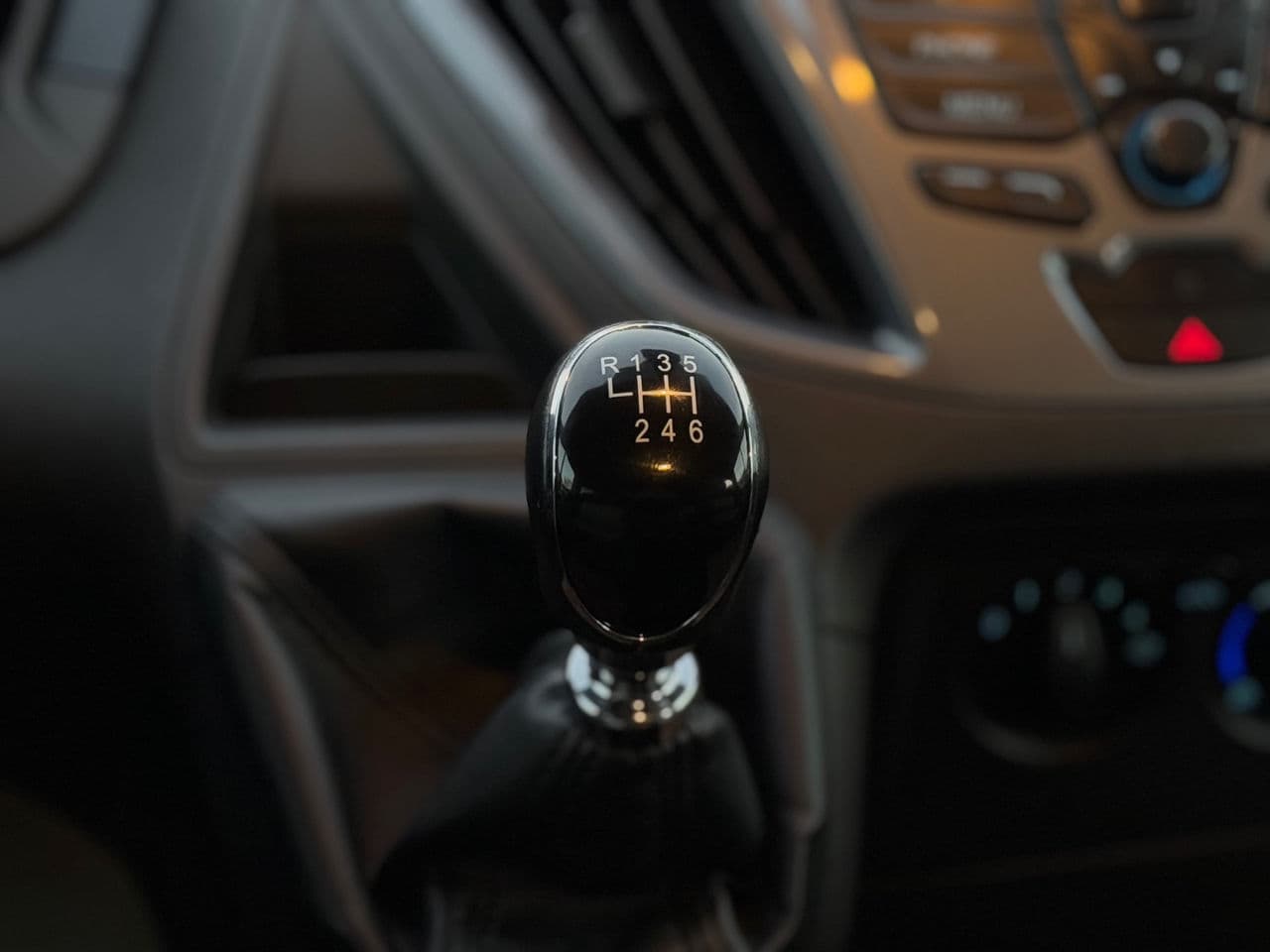 2014 Ford Transit — Miniatură 16