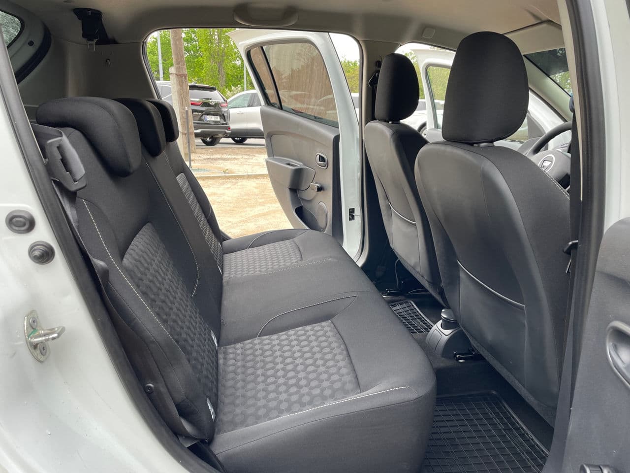 2013 Dacia Sandero — Miniatură 7
