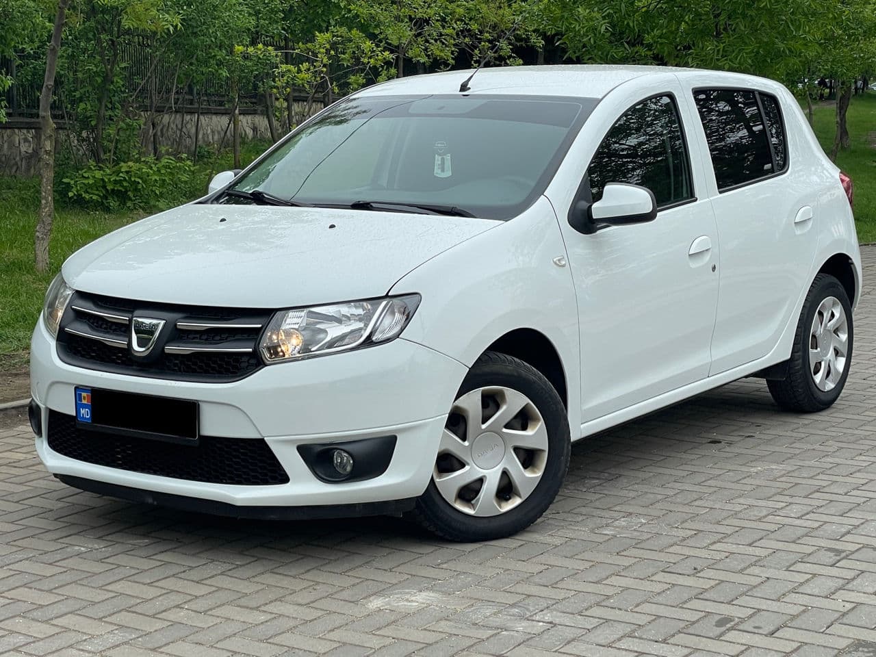 2013 Dacia Sandero — Miniatură 3