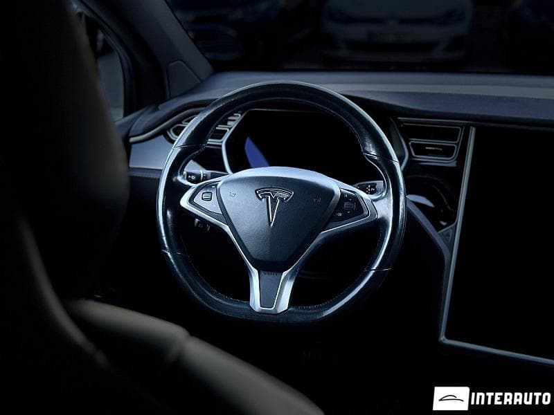2017 Tesla Model X — Miniatură 8