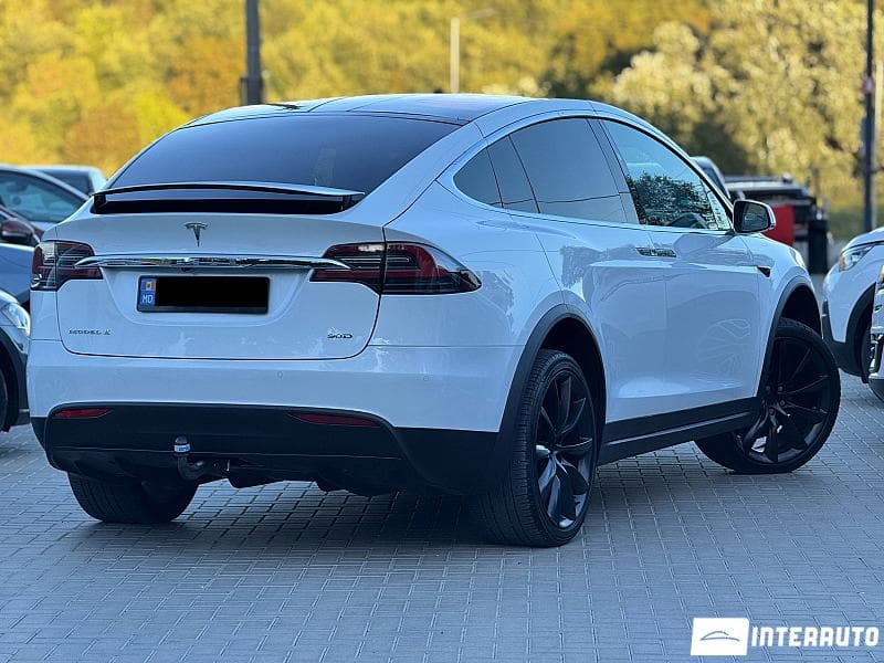 2017 Tesla Model X — Miniatură 4