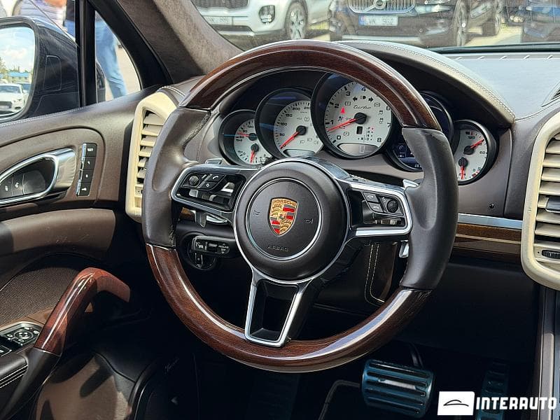 2015 Porsche Cayenne Turbo — Miniatură 13