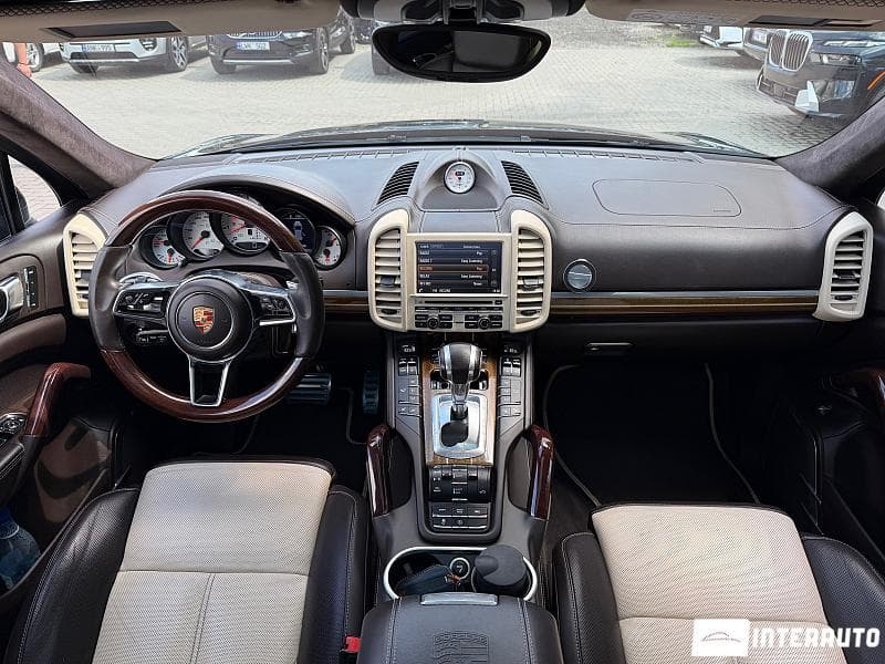 2015 Porsche Cayenne Turbo — Miniatură 12