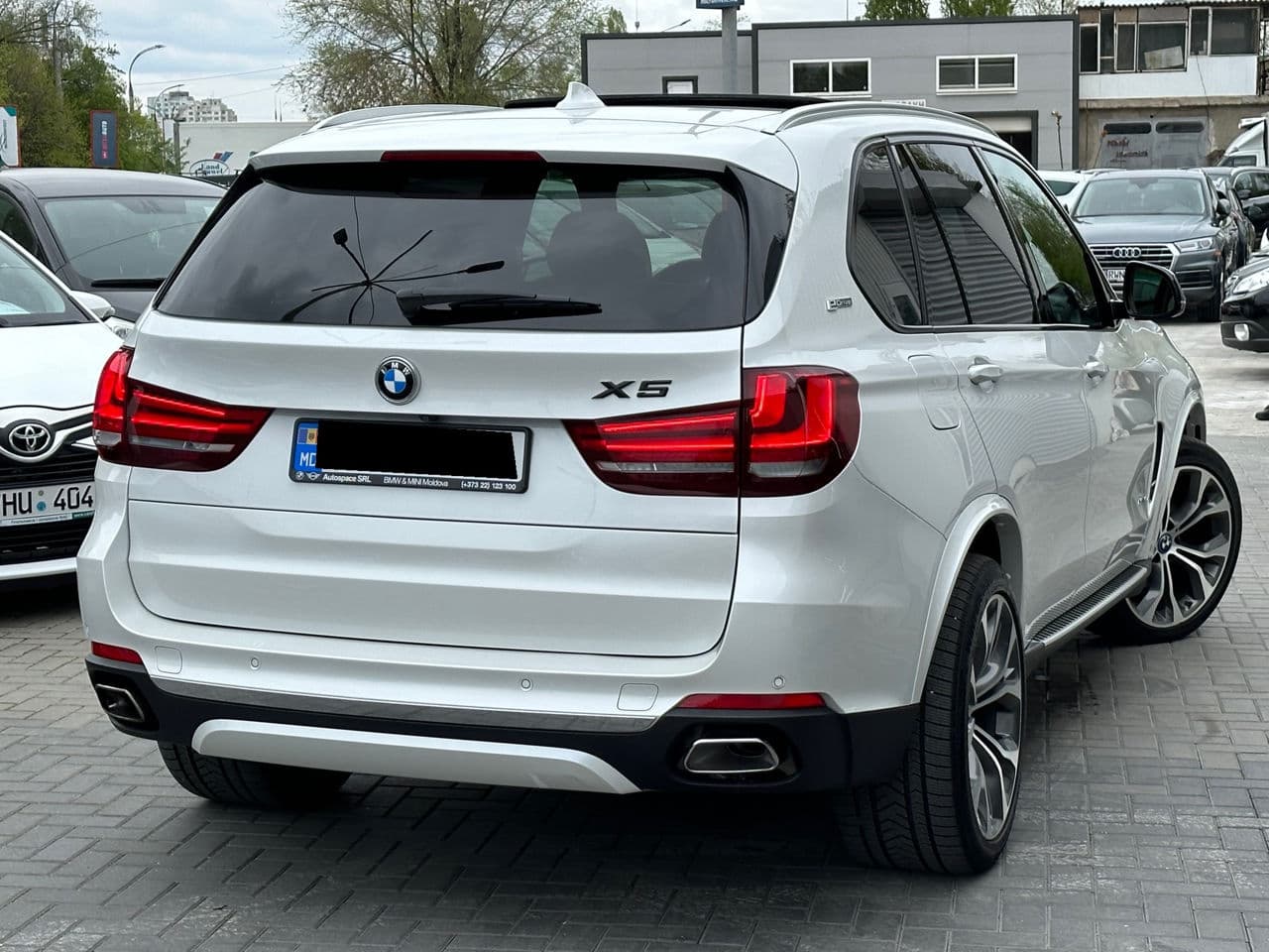 2017 BMW X5 4.0e — Miniatură 2