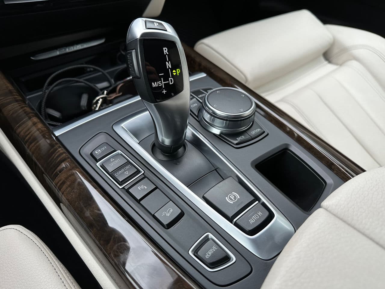 2017 BMW X5 4.0e — Miniatură 11
