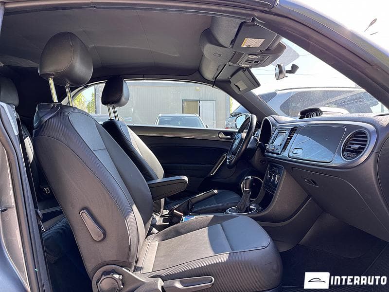 2013 Volkswagen Beetle — Miniatură 18