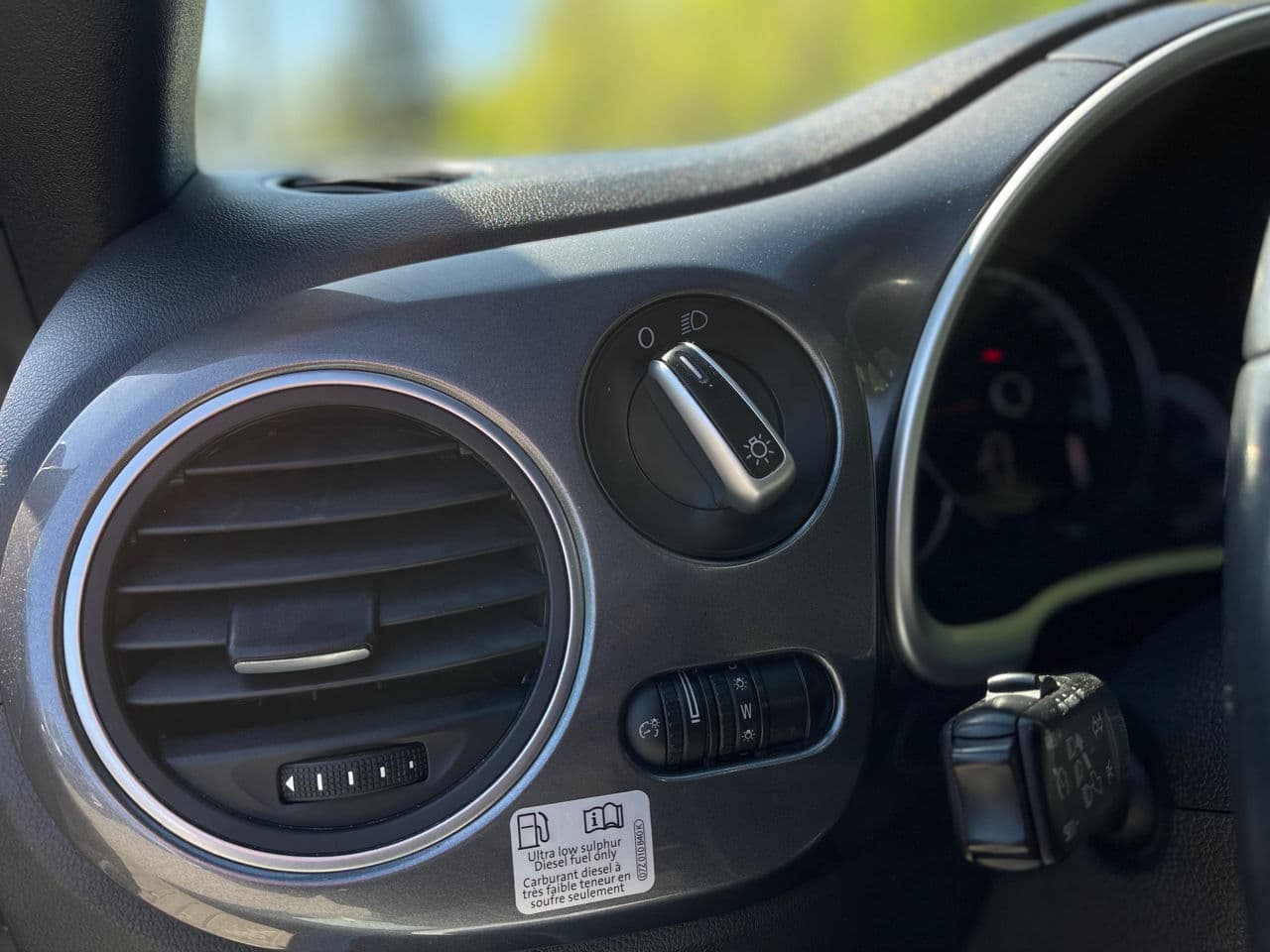 2013 Volkswagen Beetle — Miniatură 11