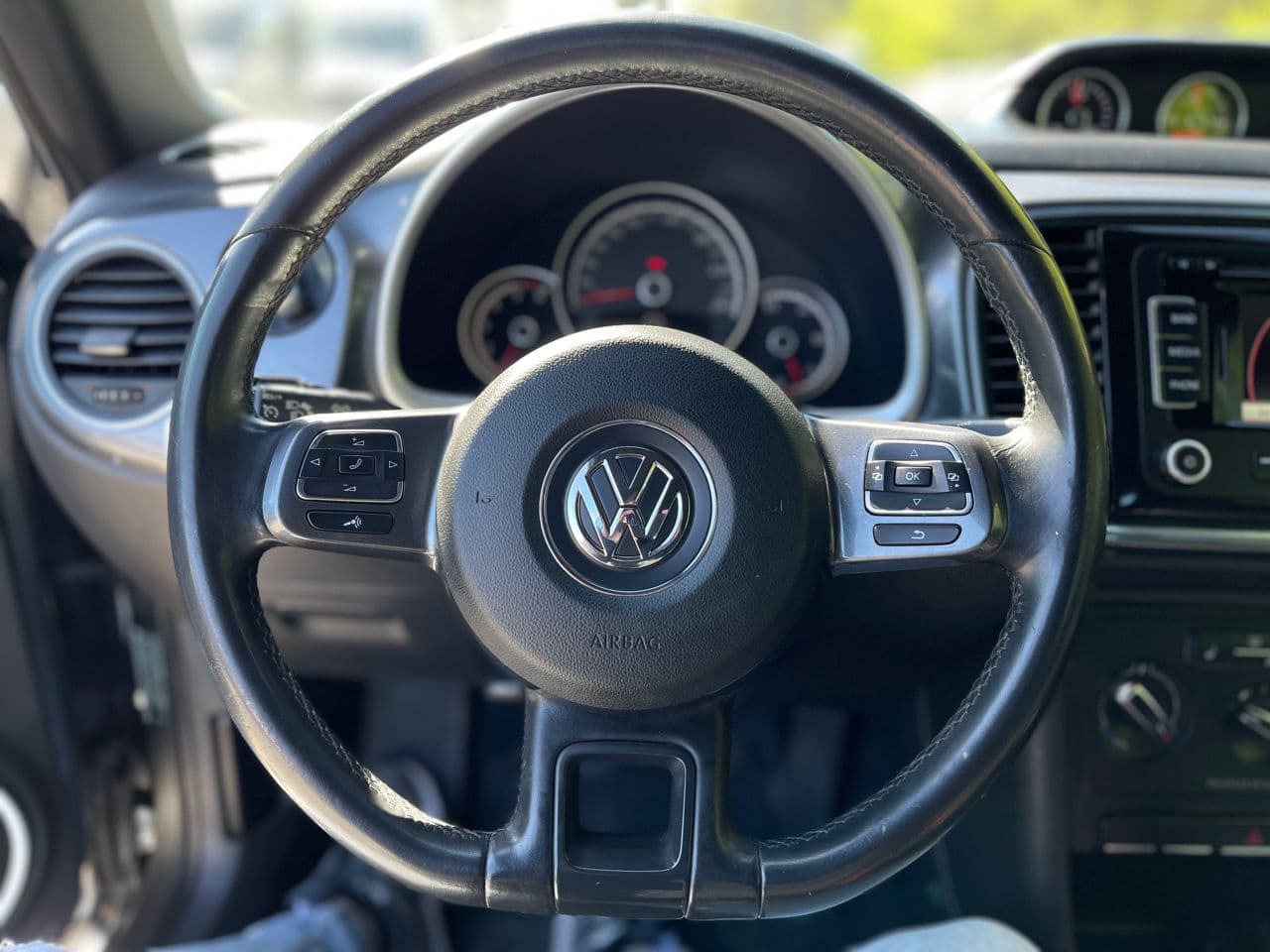 2013 Volkswagen Beetle — Miniatură 14