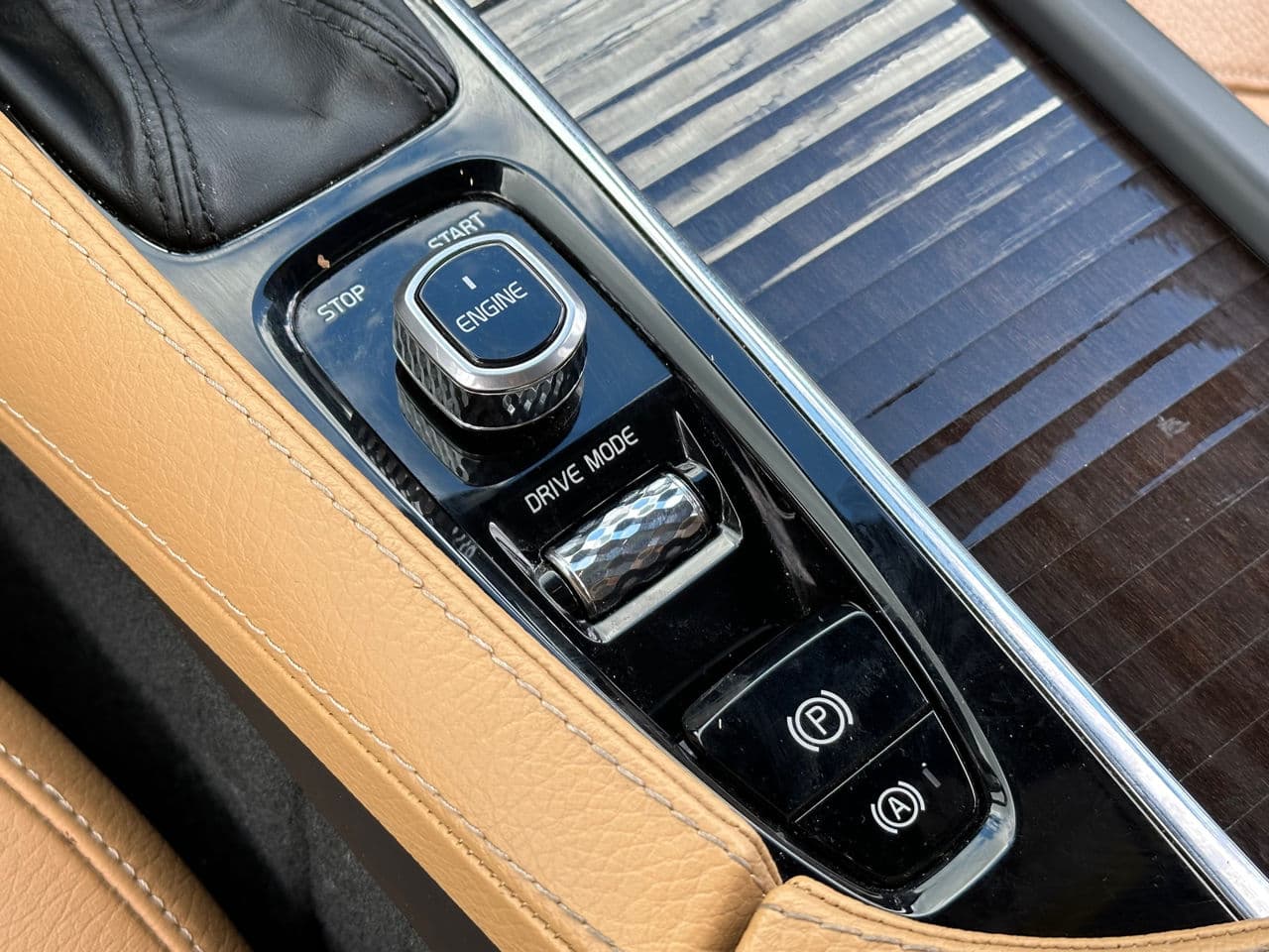 2016 Volvo XC 90 — Miniatură 15