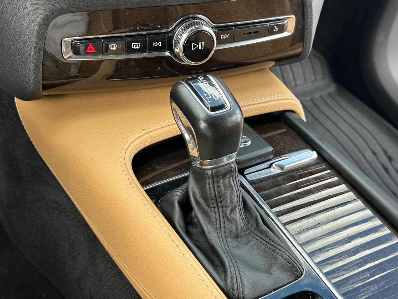 2016 Volvo XC 90 — Miniatură 14