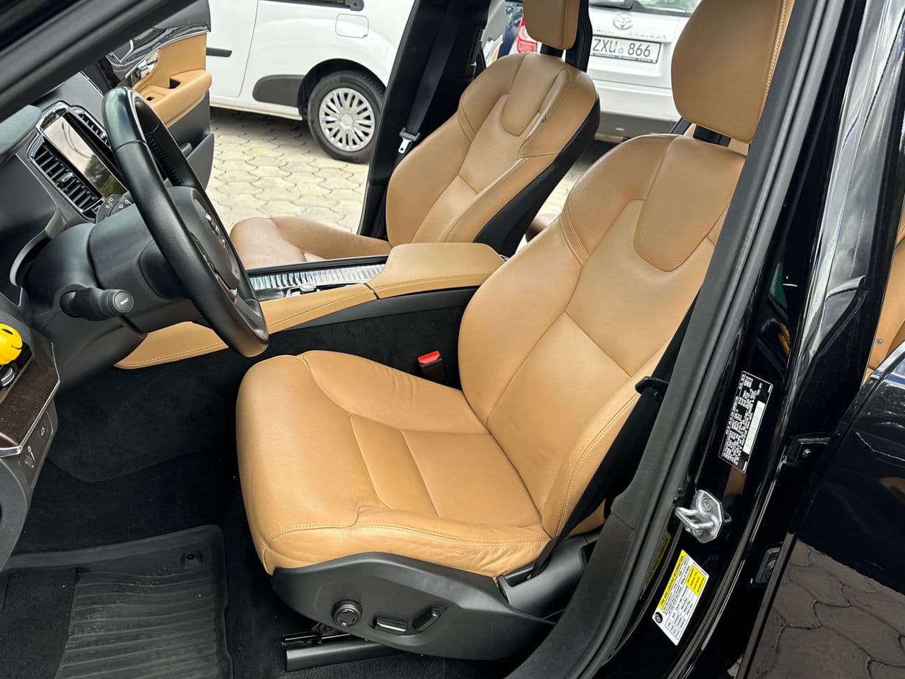 2016 Volvo XC 90 — Miniatură 9