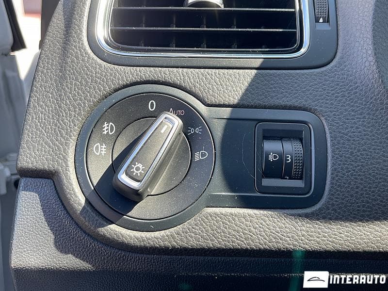 2015 Volkswagen Polo — Miniatură 8