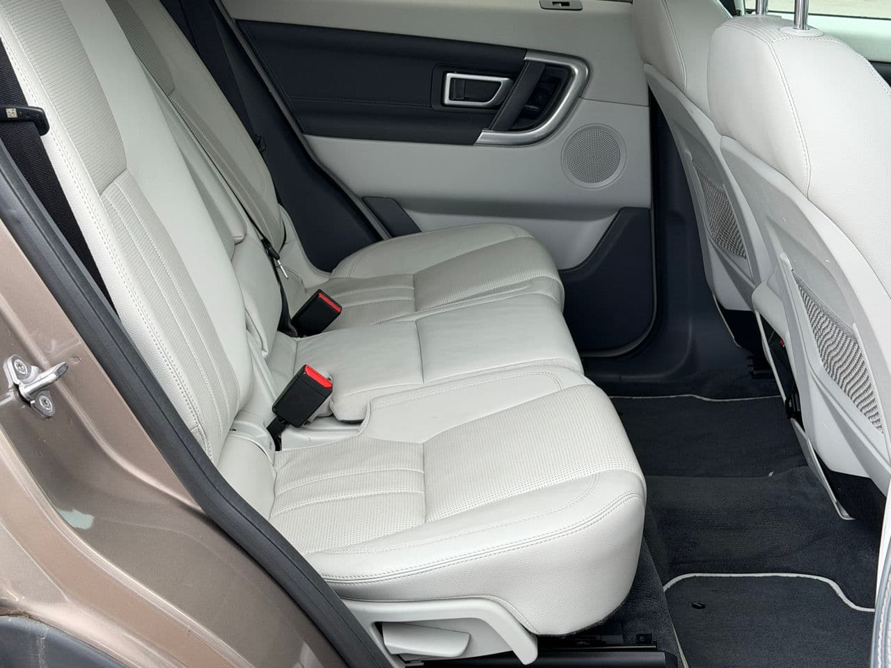 2016 Land Rover Discovery Sport — Miniatură 16