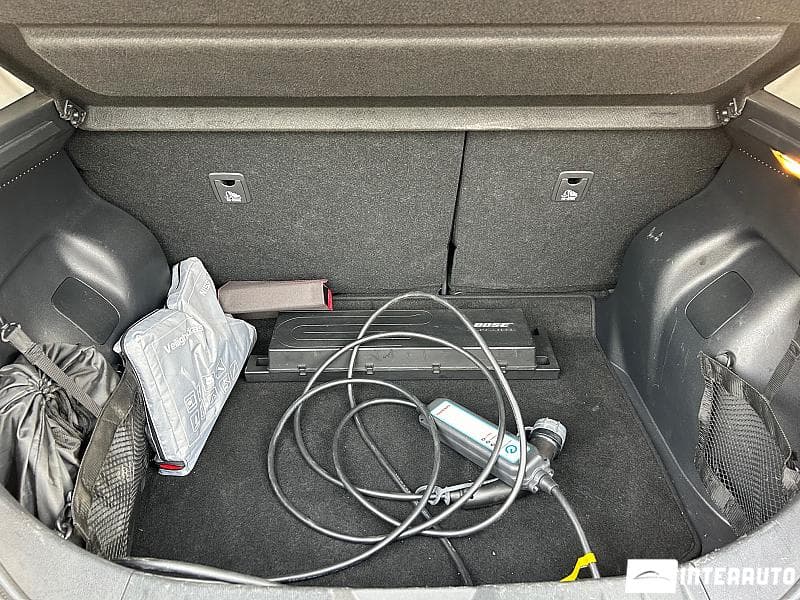 2018 Nissan Leaf — Miniatură 19