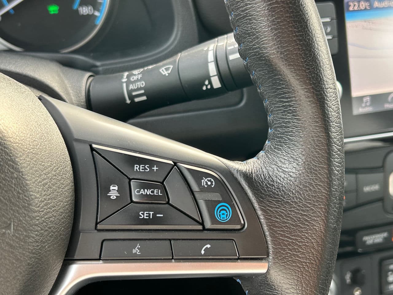 2018 Nissan Leaf — Miniatură 12