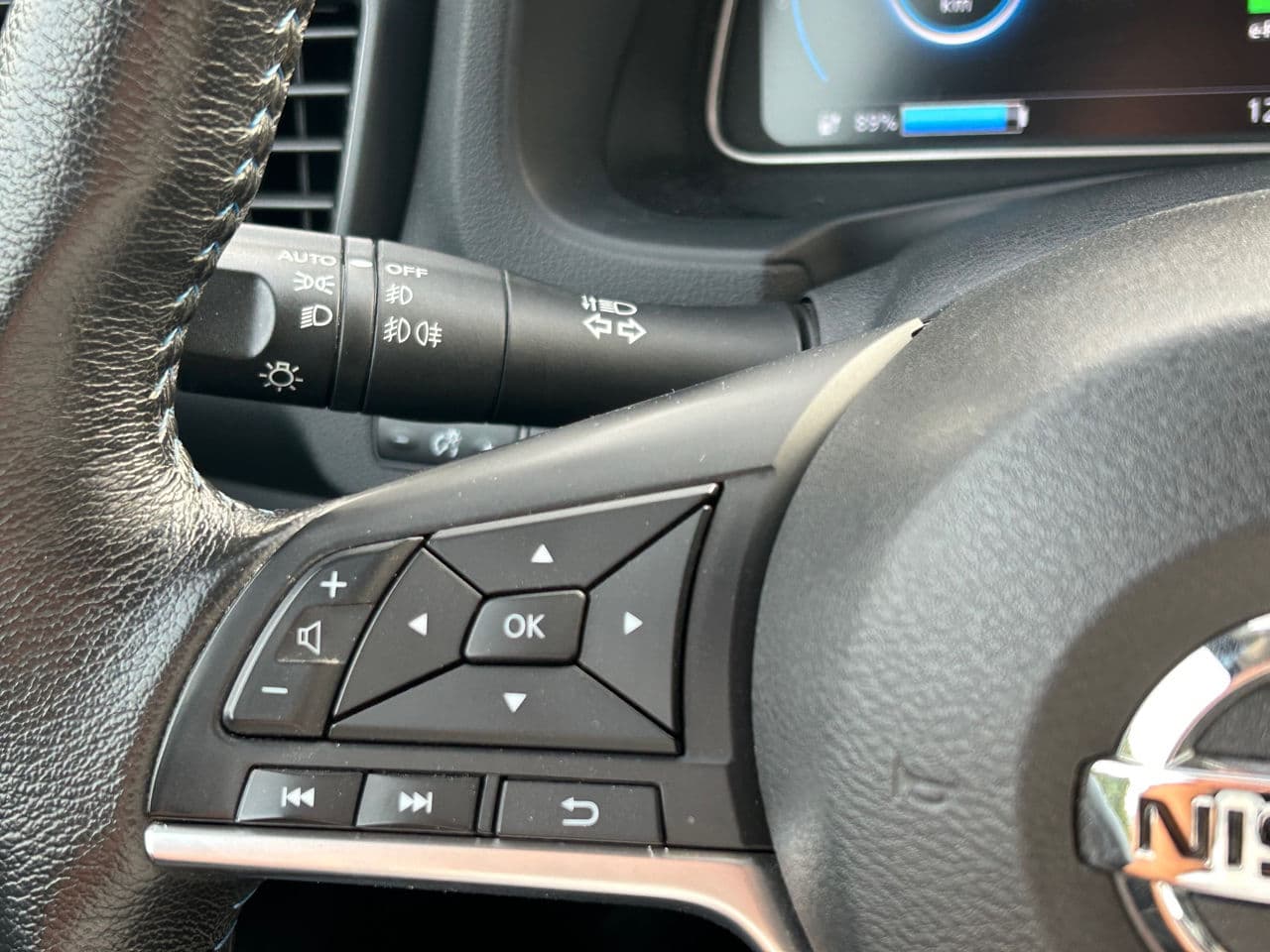 2018 Nissan Leaf — Miniatură 11